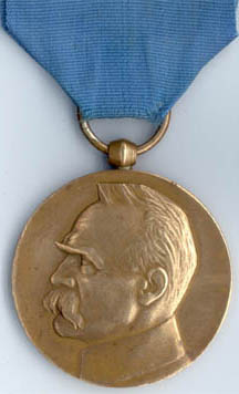 Медаль "10-летие обретения независимости" (аверс)