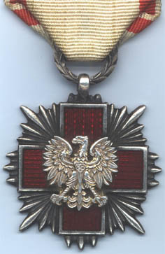 Серебряный Крест Заслуги Польского Красного Креста (аверс)