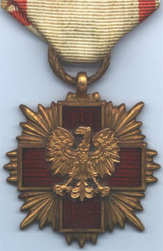 Бронзовый Крест Заслуги Польского Красного Креста (аверс)
